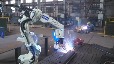 焊接机器人.jpg